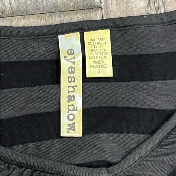 Eyeshadow Striped T-Shirt - Picture 9 of 12